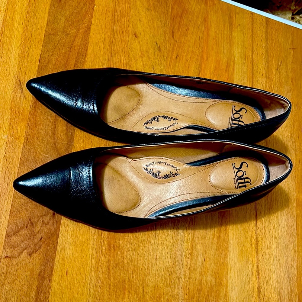 Sofft Black Leather Classic Heels, 9.5M worn once no scuffs, very comfortable.